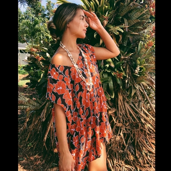 New Acacia Mana mid pacific dress red black hibiscus print L rare BNWT - Picture 2 of 16